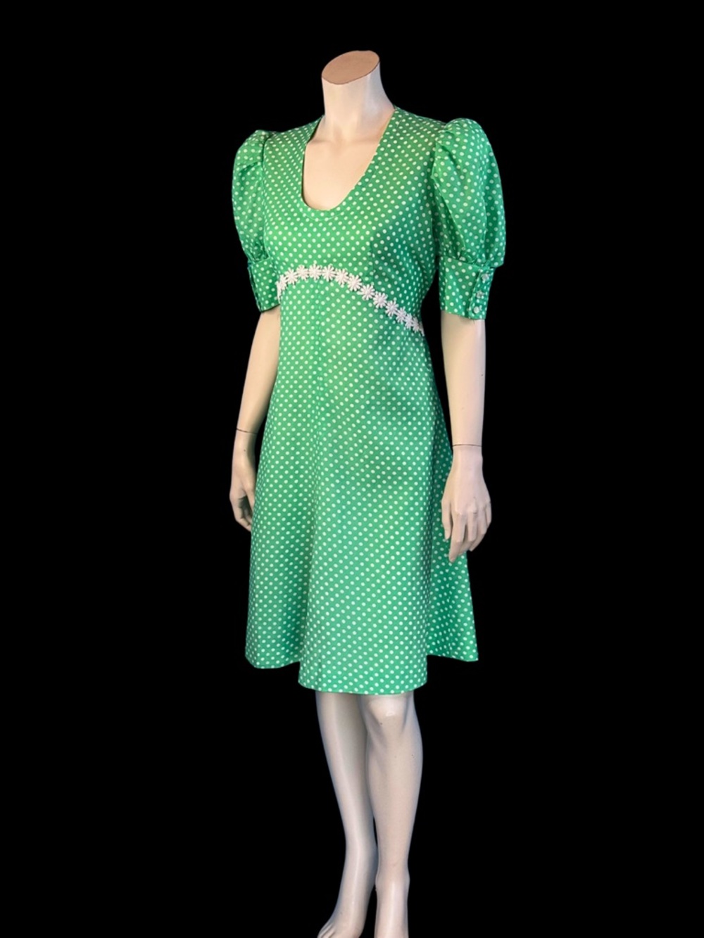 70s Green Polka Dot Baby Doll Dress with White Daisy trim / S M - Picture 6 of 10